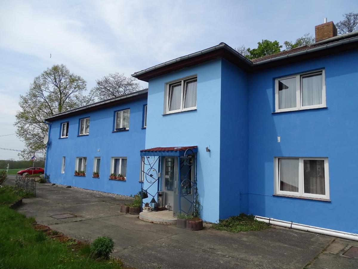 Gasthof Blaues Haus Hotel Bastorf Exterior photo